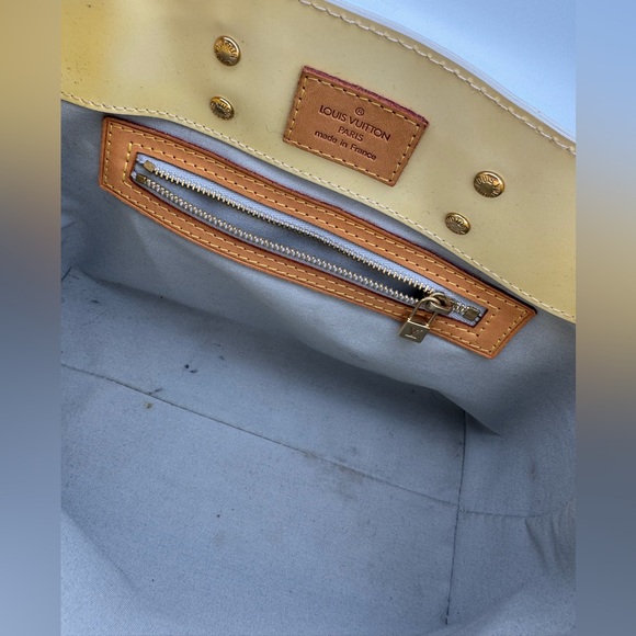 Louis Vuitton Monogram Vernis Reade PM Tote - Picture 9 of 13